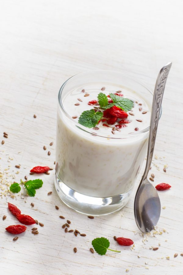 Полезные свойства низкокалорийного йогурта для здоровья человека